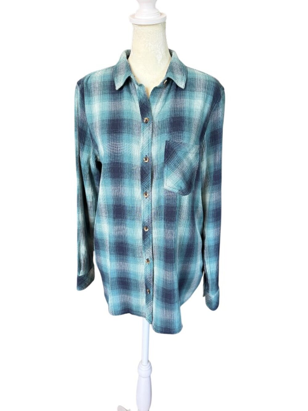 Sonoma women's blue green long sleeve collared button down shirt size medium